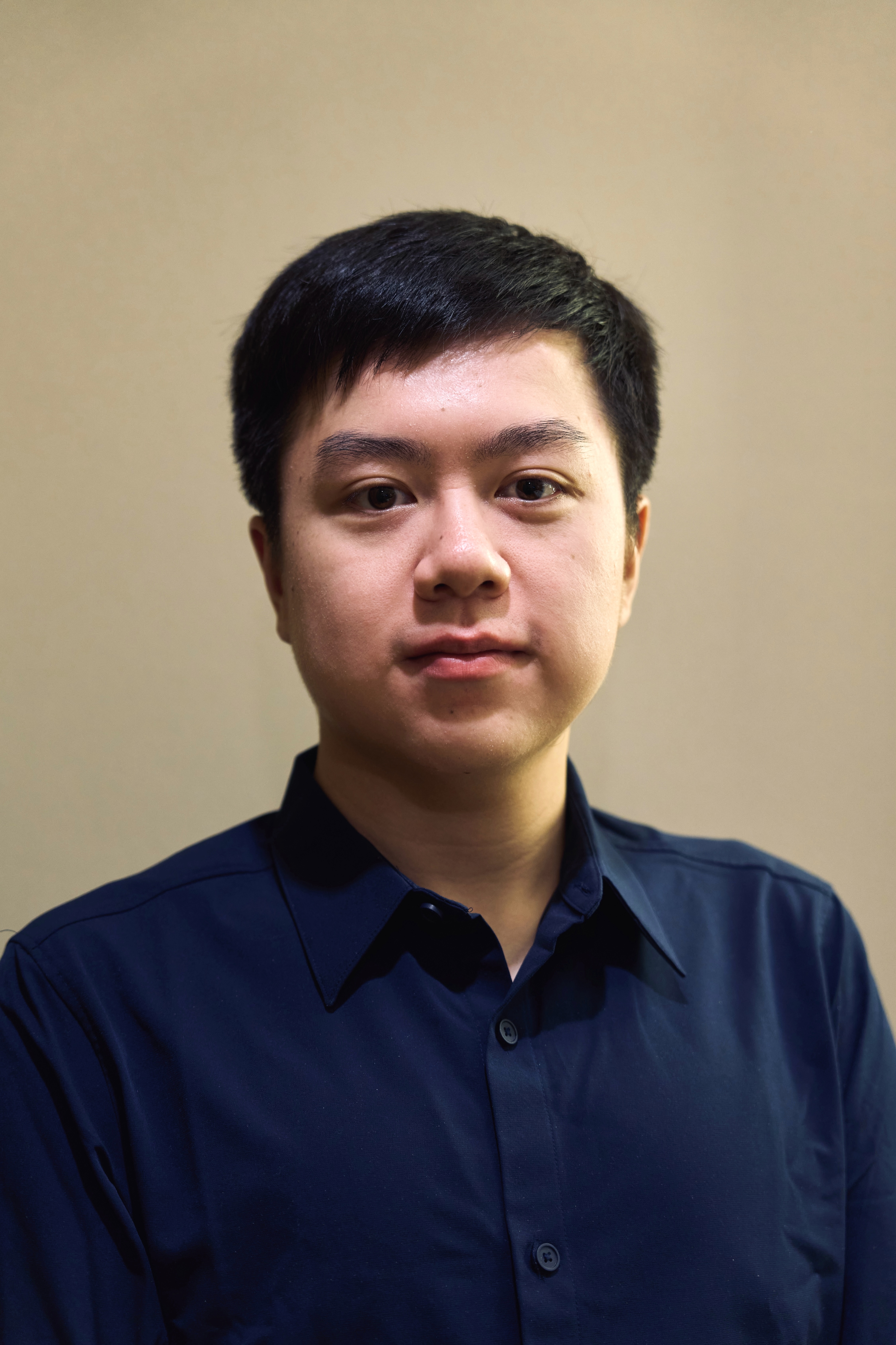 Wenbo YI 易闻波